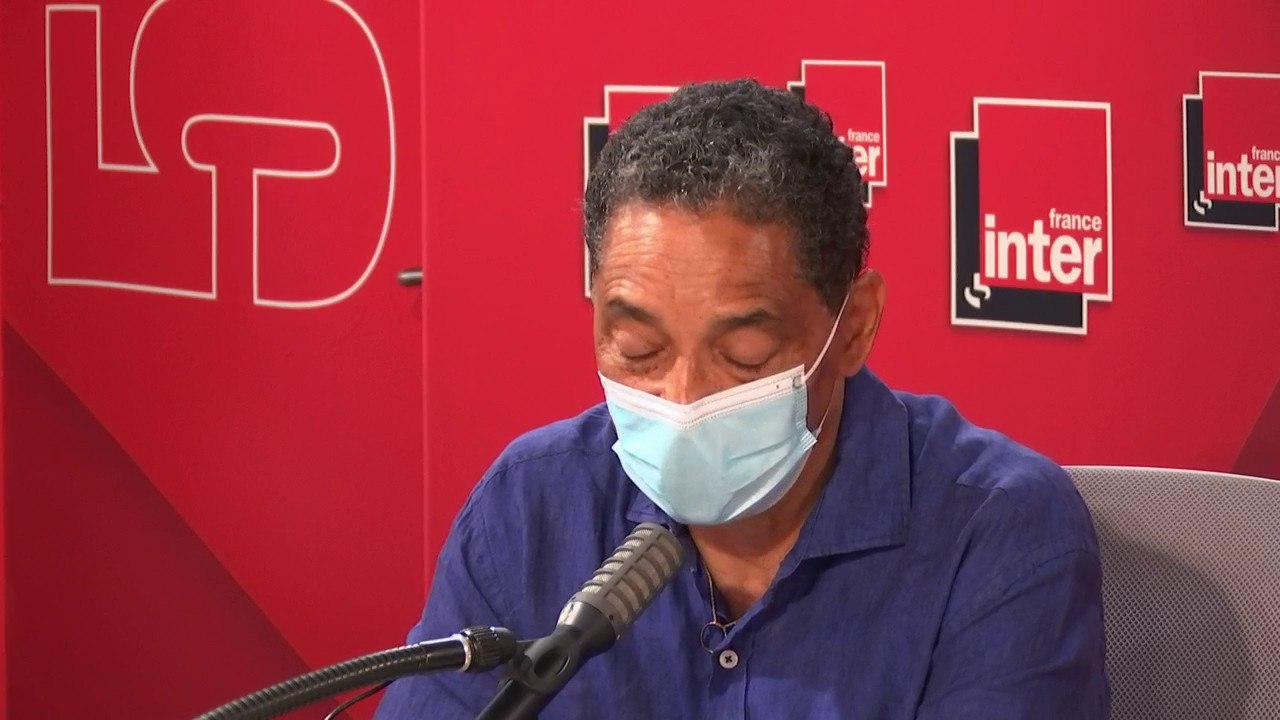 Serge Romana : "Il faut être très clairs : c'est une épidémie de non-vaccinés (...). Il y a une défiance vis-à-vis de tout le monde. L'autorité médicale et scientifique doit être établie."