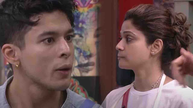 Bigg Boss OTT: Divya Agarwal ने Shamita Shetty को Pratik Sehajpal के खिलाफ किया इस्तेमाल | FilmiBeat