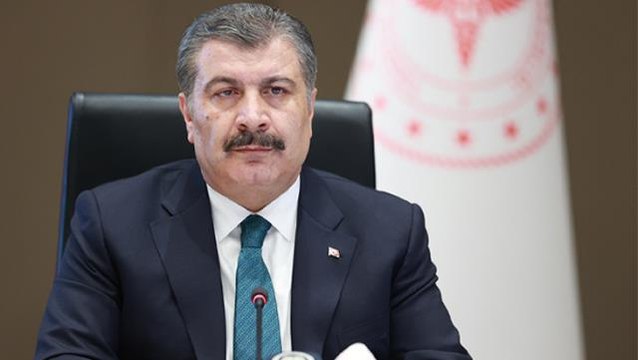 Sağlık Bakanı Koca'nın aşı olmayanlara kısıtlama sinyali ortalığı karıştırdı! Sosyal medyada istifası istendi