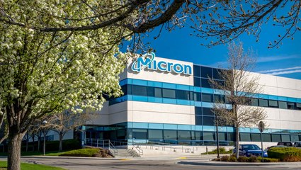 Micron Stock Plunges - Jim Cramer Sees DRAM Tailwind for Apple, Cisco