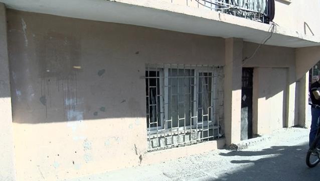 İstanbul'un göbeğinde yabancı uyruklu bir kişi evinde başı kesilmiş halde bulundu
