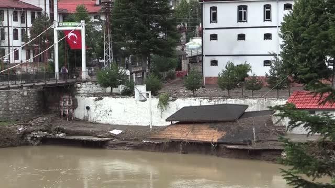 Son dakika haber... KASTAMONU - Azdavay ilçesinde selden etkilenenler yaşadıklarını anlattı
