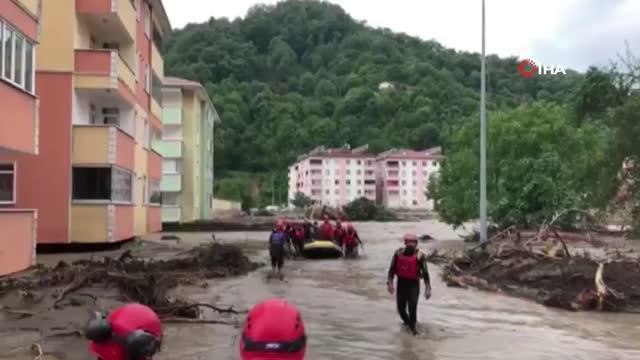Bakan Karaismailoğlu: Ayancık'ta maalesef 2 vatandaşımız vefat etti