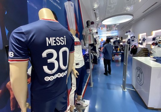 Jersey Messi dengan PSG Ludes Terjual dalam 30 Menit, Ini Harganya
