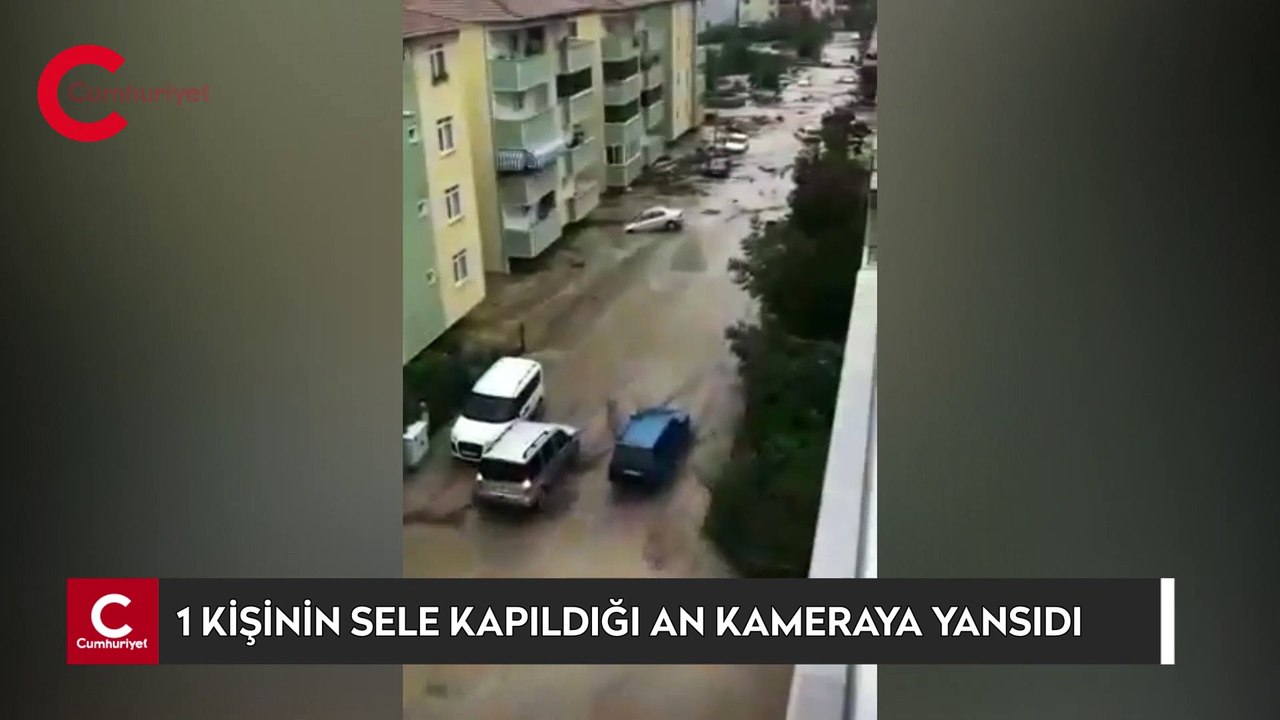 Selde korkunç an! Sel suları bir kişiyi böyle y...