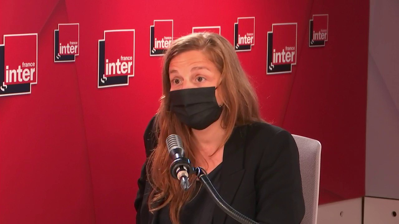 Clarisse Hahn : "Ca fait longtemps que je regarde les vendeurs de cigarettes de Barbès. Dans ce quartier très masculin, la question du langage du corps, du placement du corps dans l'espace, est importante."