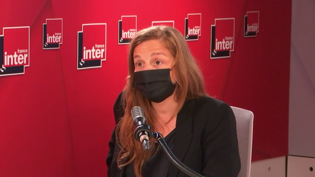 Clarisse Hahn : Ca fait longtemps que je regarde les vendeurs de cigarettes de Barbès. Dans ce quartier très masculin, la question du langage du corps, du placement du corps dans l'espace, est importante.