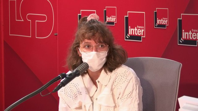 Charlotte Abramow : Photographier un corps, c'est prendre le temps de le regarder, de le comprendre, de voir des choses qu'on n'avait pas vues, de l'analyser, d'analyser à quoi est corrélé ce corps, dans quel espace il vit.