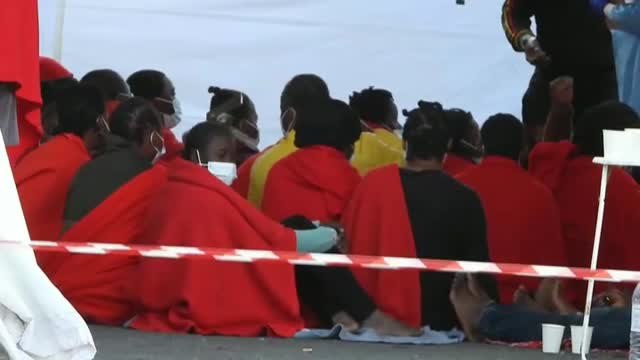Rescatan una patera con 68 personas en Gran Canaria