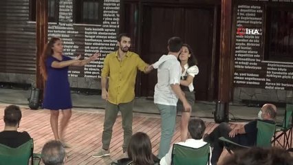 Nilüfer Kent Tiyatrosu sezonu açık havada açtı