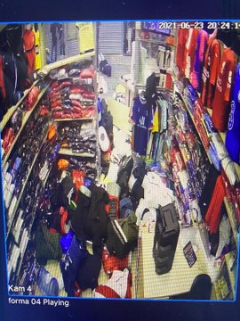 YILLARDIR SÜREN SALDIRI DEHŞETİ KAMERADA; CANSIZ MANKEN, PARFÜM ŞİŞESİ, TAŞ, SOPA...