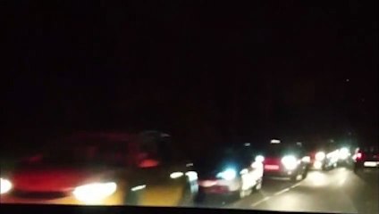 La cola kilométrica de coches para ver las Perseidas colapsa los accesos al Teide