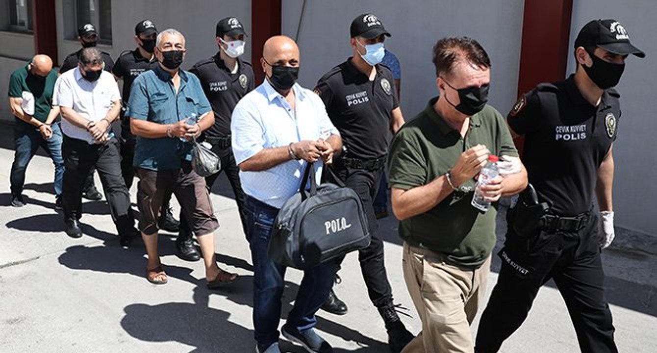 Tarihi eser kaçakçısı öğretmen, parayı bulunca istifa etmiş