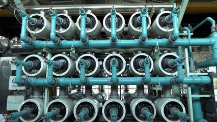 A Singapour, les rejets des égouts transformés en eau ultra propre