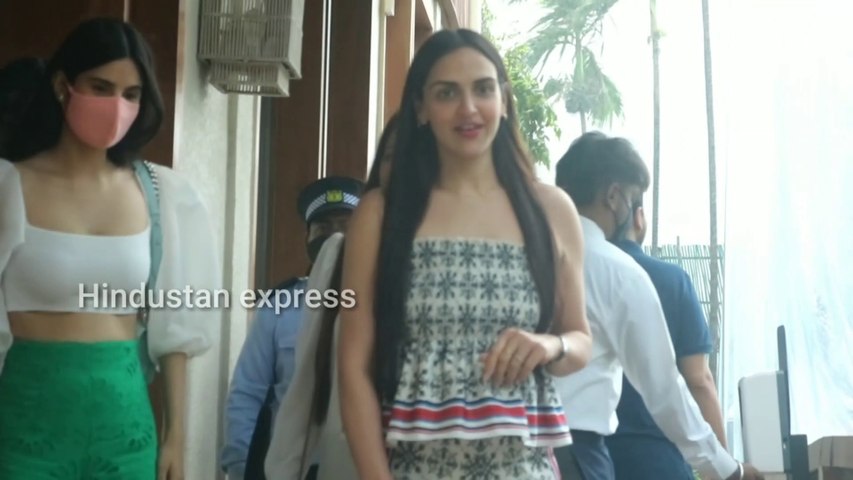 Esha Deol Spotted Post Lunch At Worli