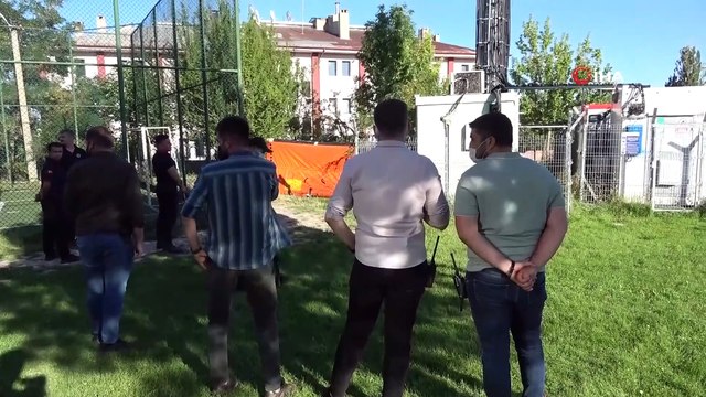 Alkol alıp baz istasyonuna tırmandı, yürekleri ağızlara getirdi