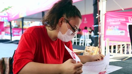 İBB, İstanbul'un farklı noktalarına ücretsiz tercih danışma merkezleri kurdu