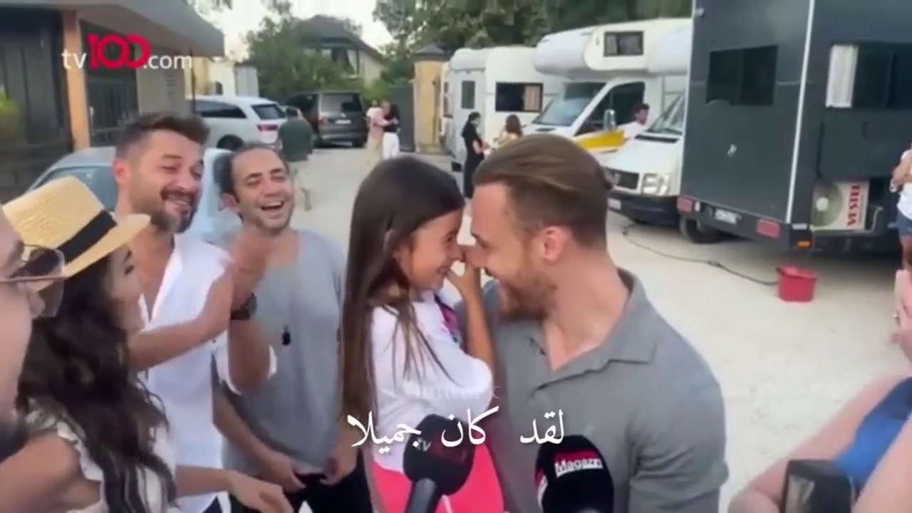 انت اطرق بابي مقابلة الكاست كاملة مترجمة  من اخر يوم تصوير