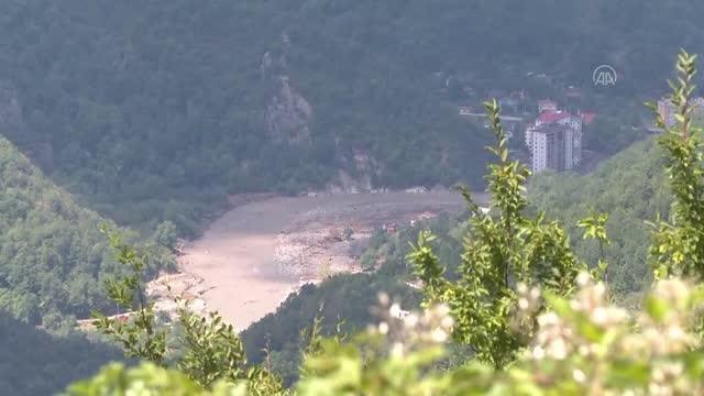 Son dakika haberleri! KASTAMONU - Bozkurt'ta sel nedeniyle taşan Ezine çayında çalışmalar devam ediyor