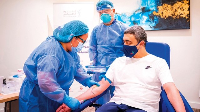 للتشجيع على حصر الأمراض الوراثية الأكثر شيوعاً في الدولة.. سمو الشيخ عبد الله بن زايد يشارك في برنامج الجينوم الإماراتي