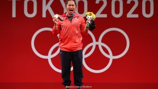 Weight lifter Hidilyn Diaz wins the Philippines' first golden medal!