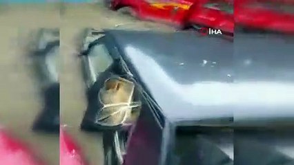 Selde kullanılamaz halde olan aracını gören genç gözyaşlarına boğuldu