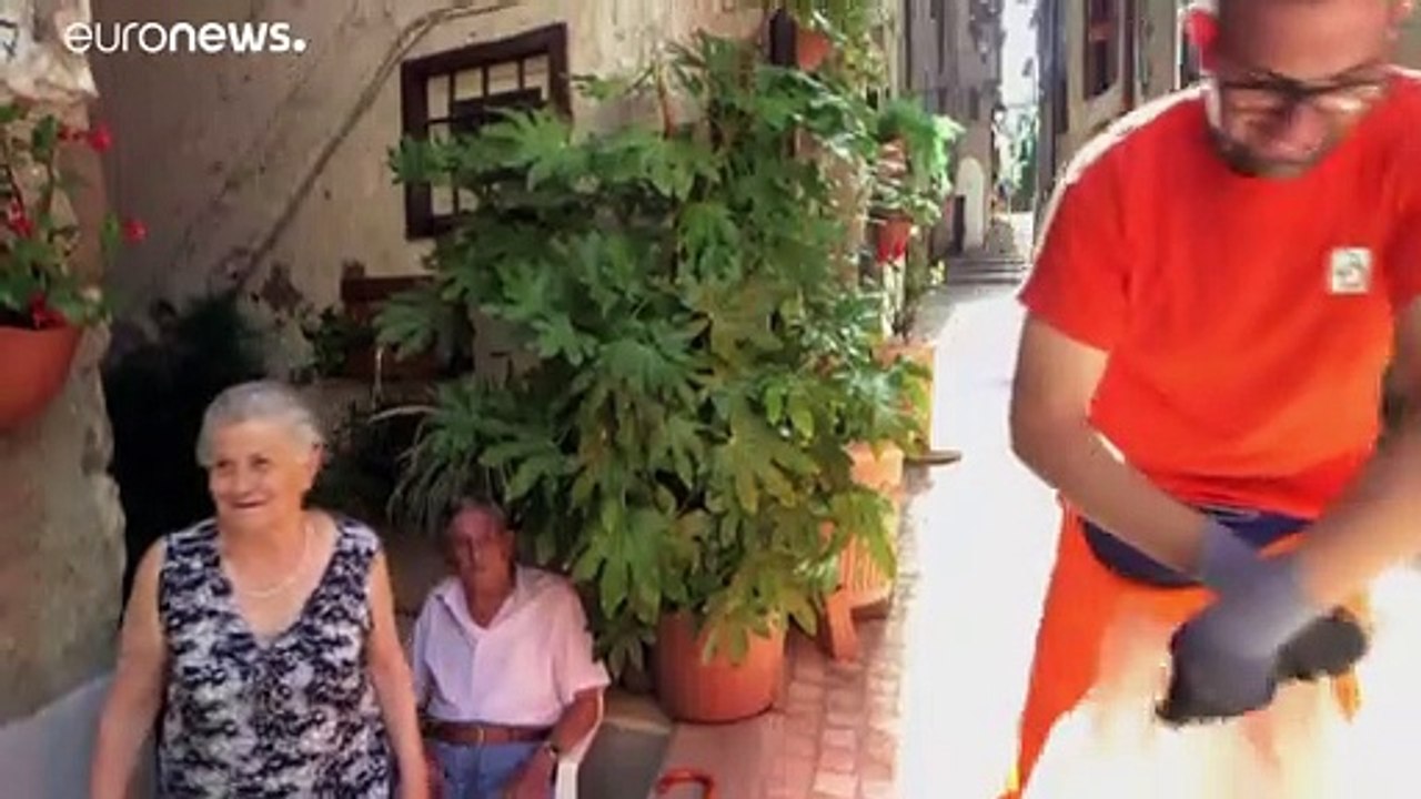 Maulabfuhr statt Müllabfuhr - Italiens schönste Eselei