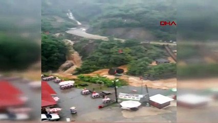 Rize'de şelale taştı