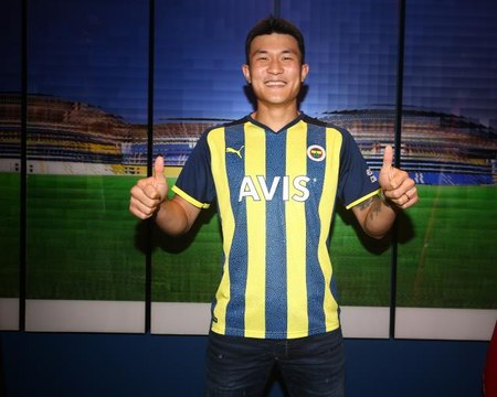 Fenerbahçe, Min-Jae Kim ile 4 yıllık sözleşme imzaladığını açıkladı