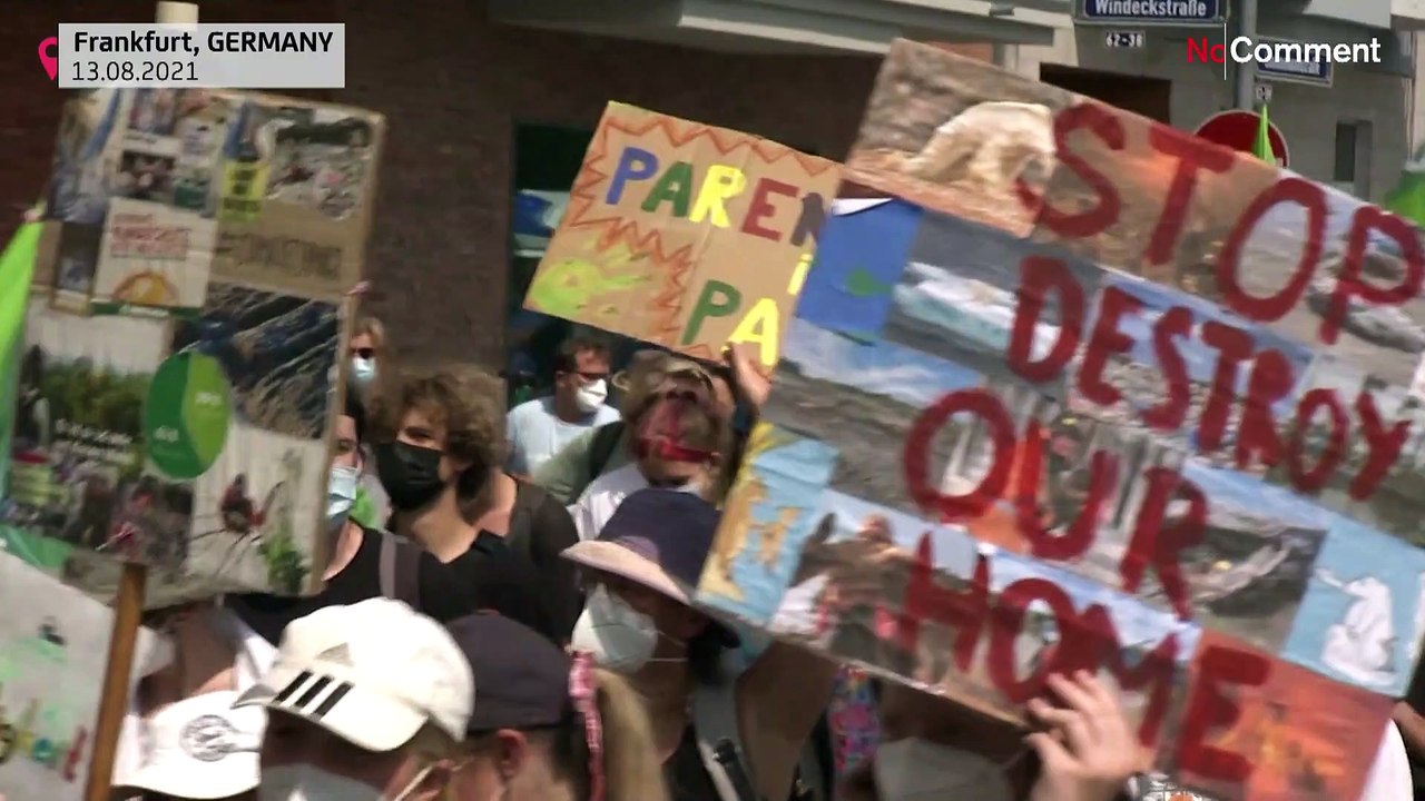 'Stoppt die Finanzierung von Klimakillern' - Protest vor der EZB