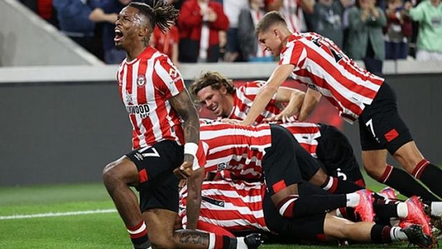 74 yıl sonra rüya gibi başlangıç! Premier Lig'in açılış maçında Brentford, sahasında Arsenal'i 2-0 yendi