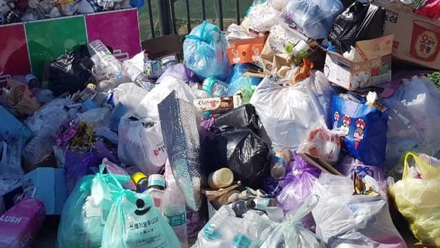 쓰레기 마구 버리고 샤워에 빨래까지...차박 명소 '몸살' / YTN