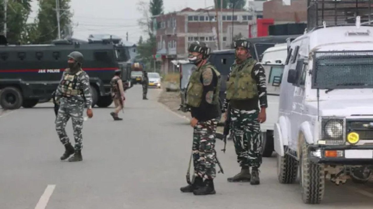 J & K: Lashkar terrorist killed in encounter in Kulgam