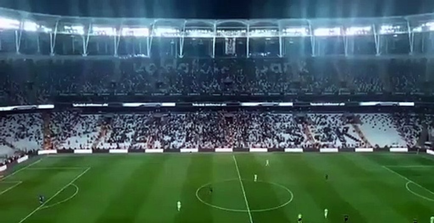 Beşiktaş Kulübü tribünlerinden “Türkiye’de mülteci istemiyoruz” sloganları atıldı