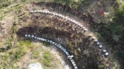 (HAKKARİ)Devletin desteğiyle aracılık yapmaya başladı, 500 kilo bal elde etmeyi başardı