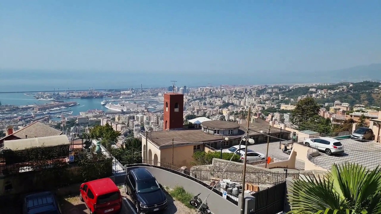 Le sirene delle navi suonano il silenzio, Genova si ferma alle 11.36