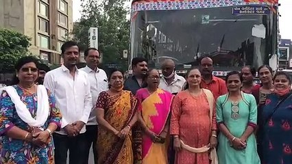 VIDEO: बुजुर्गों के चेहरों खुशी की झलक, कराए मंदिरों में दर्शन