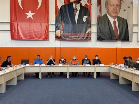 Son dakika haberleri... Bakan Karaismailoğlu sel felaketinin yaşandığı Türkeli'de inceleme yaptı