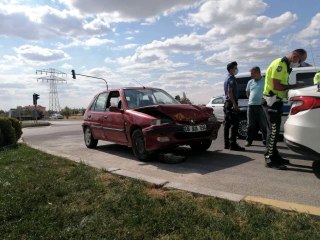 Aksaray'da tır ile otomobil çarpıştı: 4 yaralı