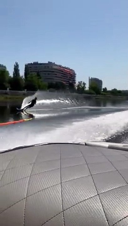 démonstration de ski nautique au club nautique de Vichy