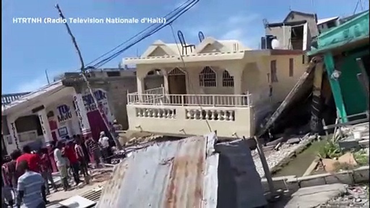 Гаити: число жертв землетрясения растёт