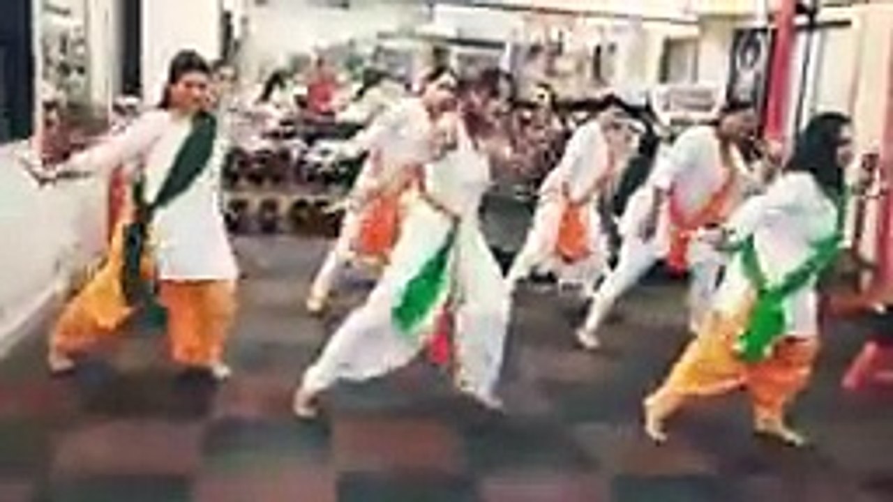 Desh Rangila | Fanaa | Bollywood dance song |Independence day 2021