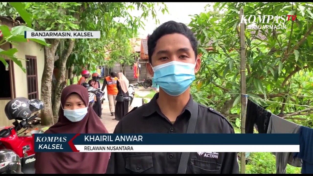 Mahasiswa Bagikan Bantuan Untuk Warga dan Rekannya Yang Isolasi Mandiri