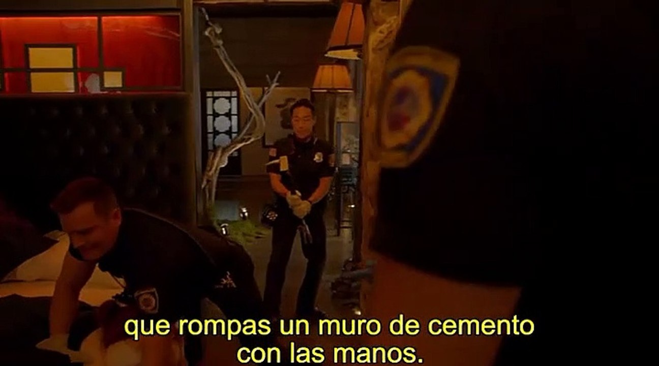 911-la serpiente (trailer del episodio  uno de la serie  911)