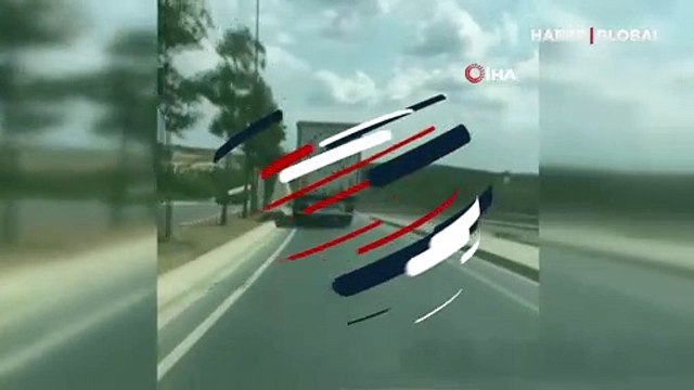 Tartıştığı aracın üzerine böyle sürdü