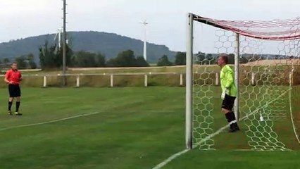 Das 1:0 für Bergdörfer gegen Niemetal durch Christoph Eckermann
