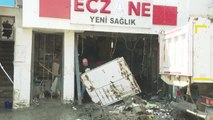 Son dakika haber... KASTAMONU - Bozkurt ilçesinde, selden zarar gören işyerlerinden çamur ve enkaz çıkarma çalışmaları (1)
