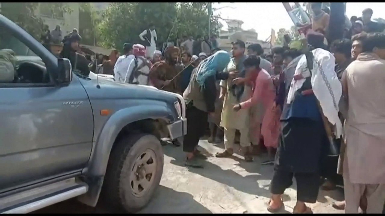 Präsident schon weg: Kabul wird wohl ohne Kämpfe an Taliban übergeben