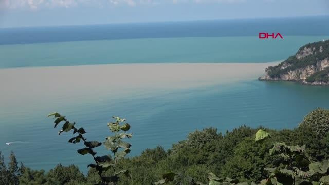 Son dakika haber! SEL FELAKETİNDEN SONRA KARADENİZ'İN RENGİ DEĞİŞTİ