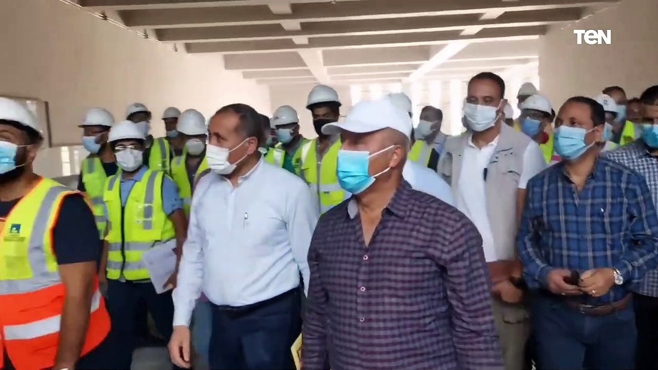 جولة تفقدية لـ وزير النقل لمتابعة تنفيذ مشروع القطار الكهربائي الخفيف «السلام - العاشر»